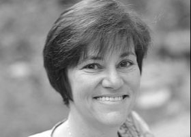 prof_dr_pethesne_david_beata-black-and-white