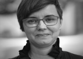 toth_adrienn_anita-black-and-white